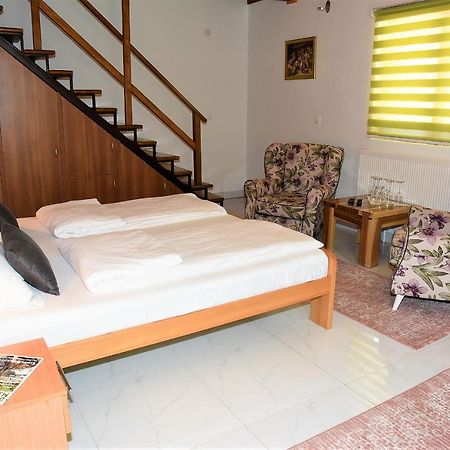 Vila "Maglic" Tjentiste Buitenkant foto