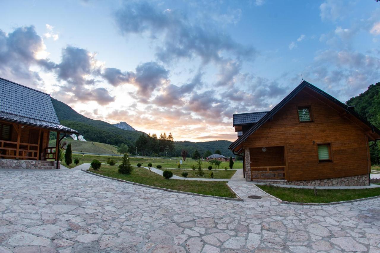 Vila "Maglic" Tjentiste Buitenkant foto