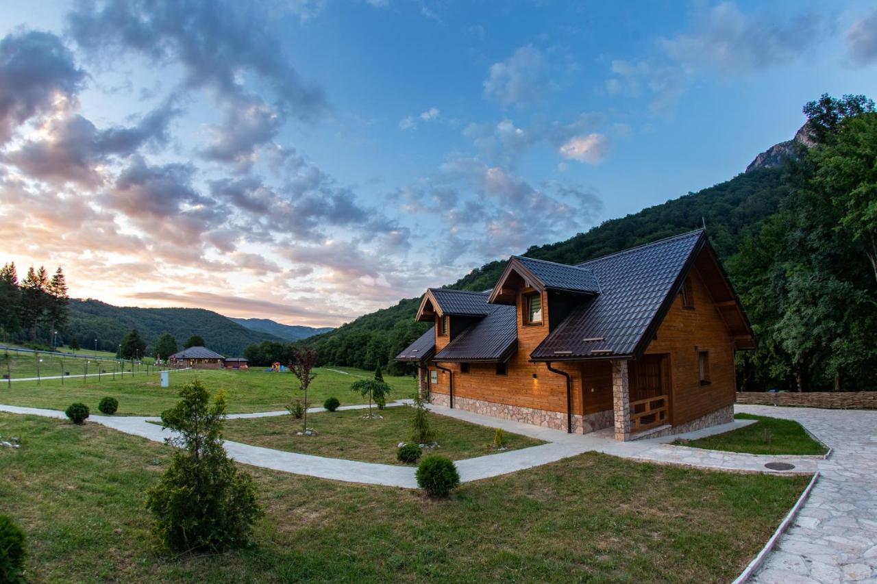 Vila "Maglic" Tjentiste Buitenkant foto