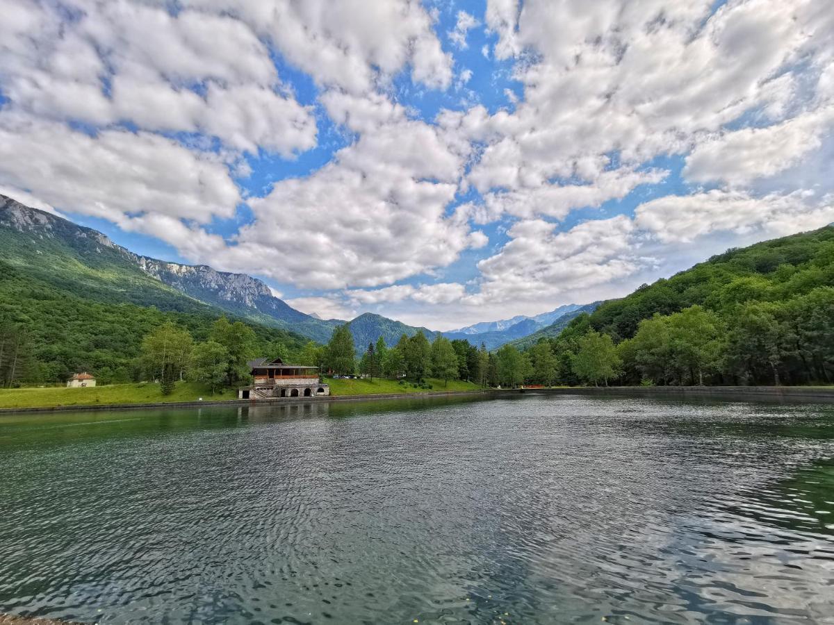 Vila "Maglic" Tjentiste Buitenkant foto